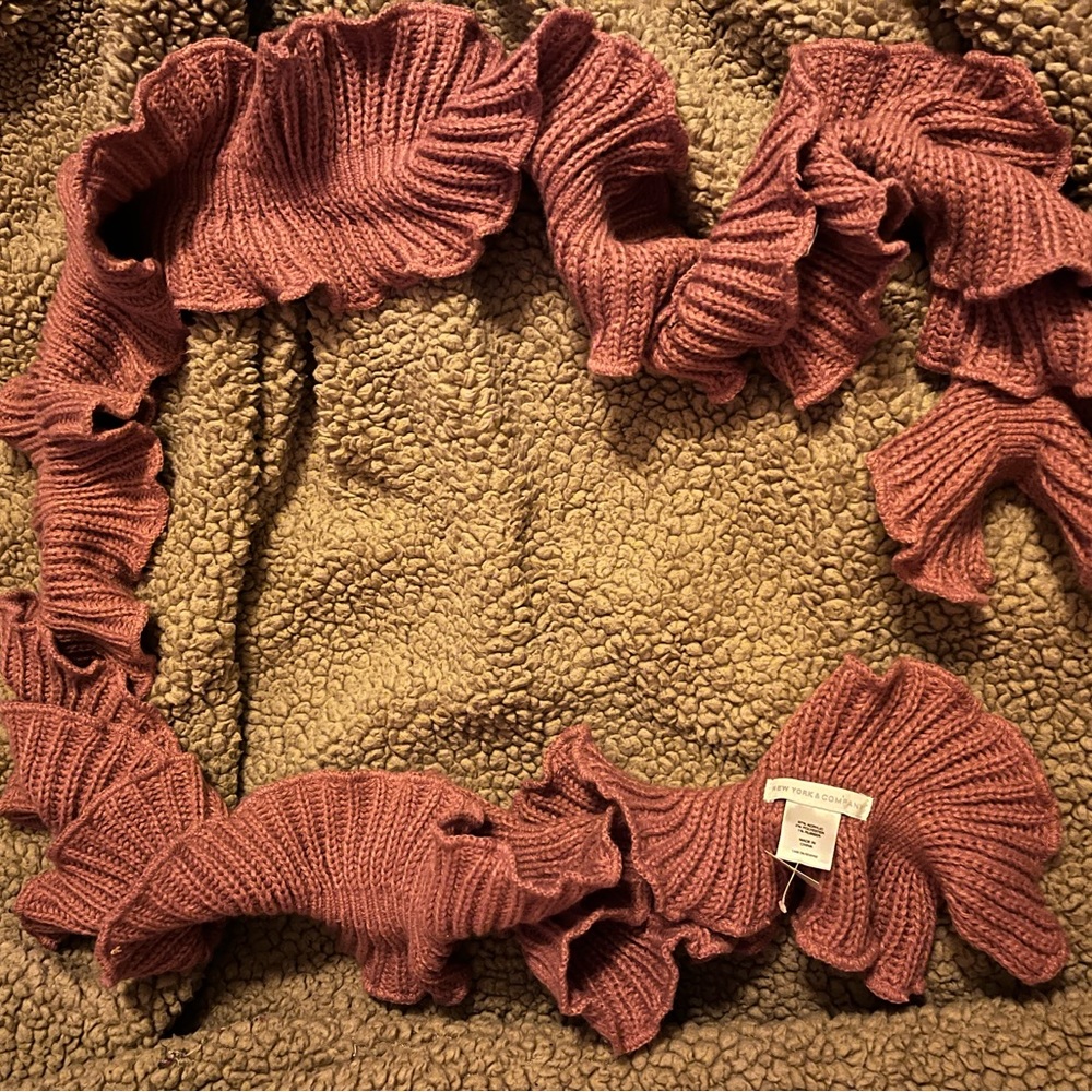 New York and company scarf